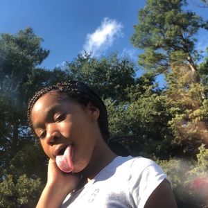 Meet your Posher, Zora n